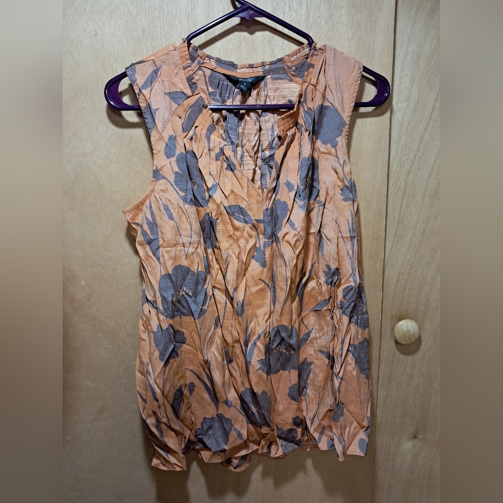 Floral Sleeveless Top in Peach and Gray